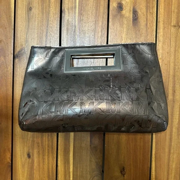 Michael Kors Berkeley Signature Mirror Logo Clutch Bag - Picture 2 of 5